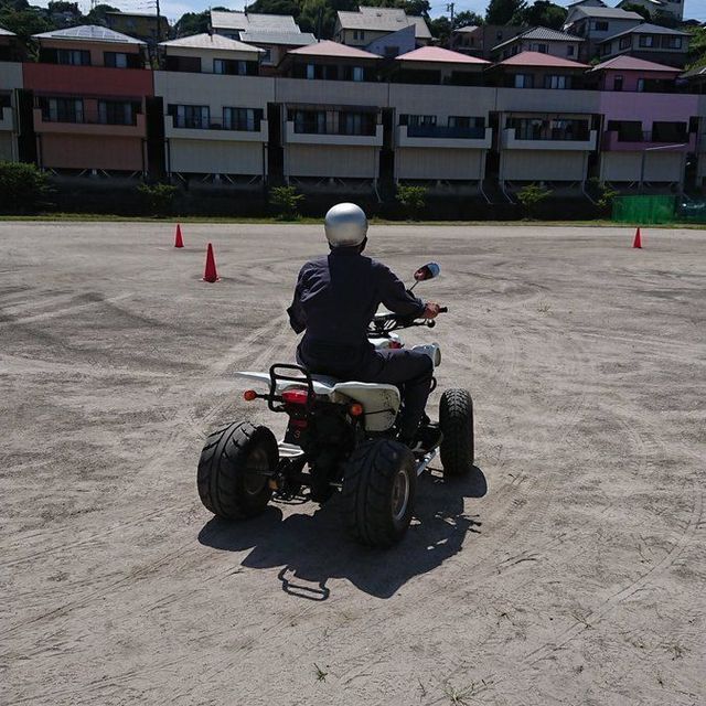 専門学校西日本昴自動車工科大学校 【エンジン整備体験】車両を動かす動力源について確認しよう！3
