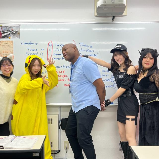 専門学校　東京ビジネス外語カレッジ 国際的すぎるハロウィンパーティ！？2