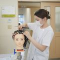 静岡アルス美容専門学校 国家試験課目「ワインディング」＆人気のネイル体験！