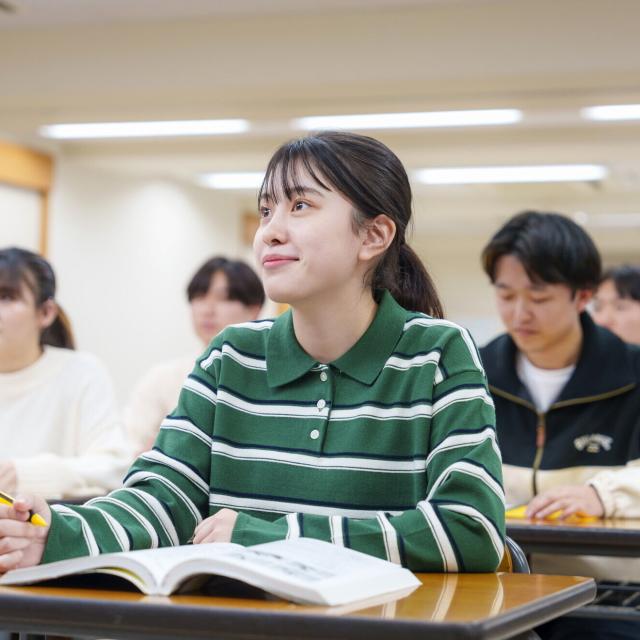 横浜呉竹医療専門学校 仕事終わり･部活帰りにおすすめ！夜の学校説明会1