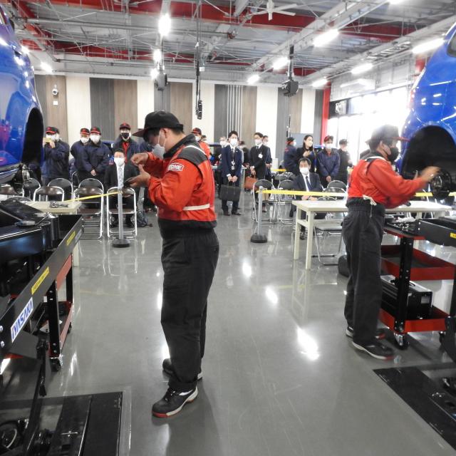 専門学校　越生自動車大学校 技能コンクール見学・個別相談1