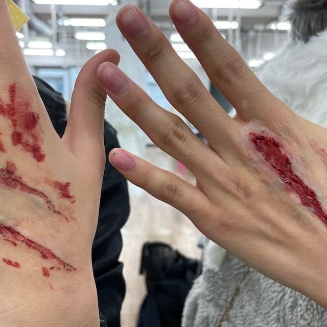 札幌ベルエポック美容専門学校 選べる体験★ハロウイン傷メイク＆ボディージュエリー1