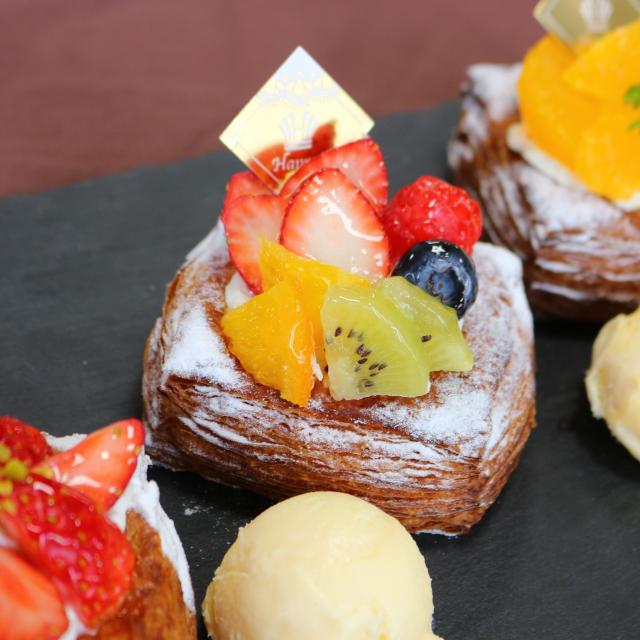 ハッピー製菓調理専門学校 【パティシエ】フルーツデニッシュ～バニラアイス添え～1
