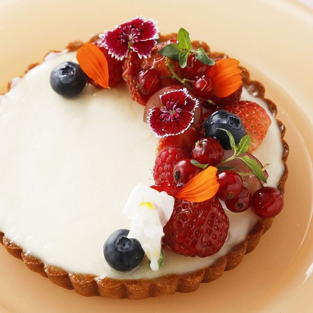 東京山手調理師専門学校 5/10【製菓】空気のような口溶け。「雲の上のレアチーズ」1