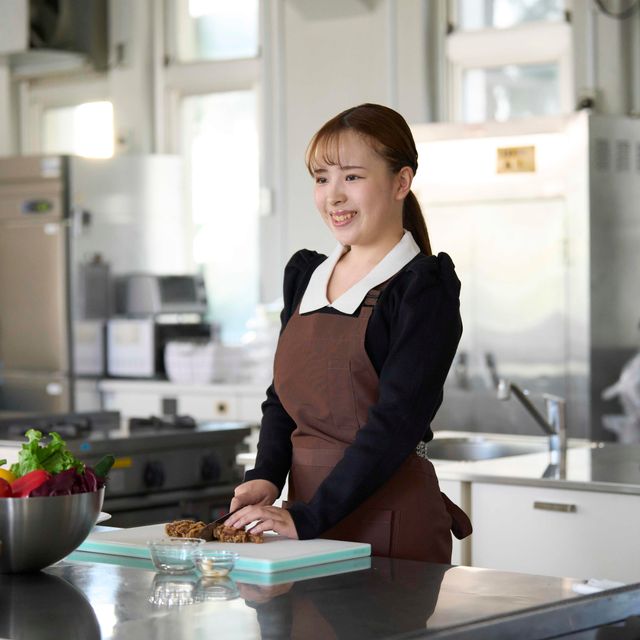 新渡戸文化短期大学 《調理・栄養希望歓迎》調理の基本！天然だしの「旨味」体験3