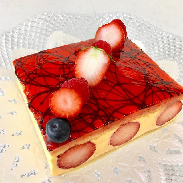 足利製菓専門学校 【高校1・2年生対象】 フレジエ作ってお持ち帰り！1