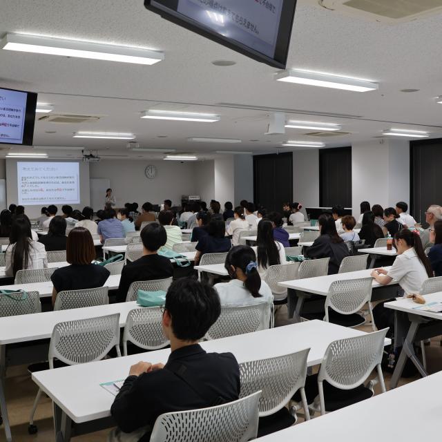 国際医療福祉大学 【東京赤坂】学生カフェで学生にいろいろ聞いちゃおう！4