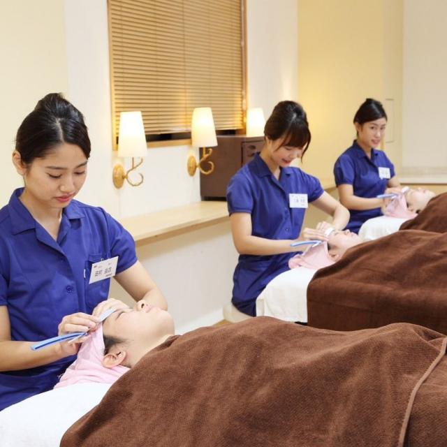 理容美容専門学校西日本ヘアメイクカレッジ NHC特別サロンにご招待★【場所:あべの本校】1