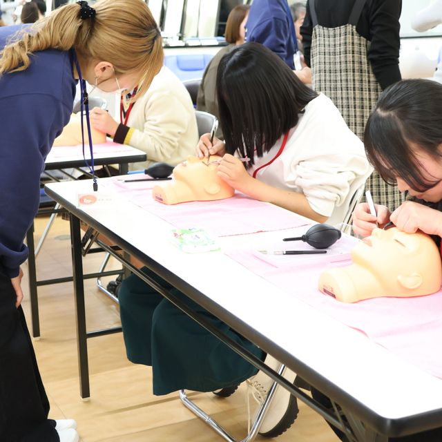 愛媛県美容専門学校 ☆レザーカット体験＆まつ毛エクステ体験☆2
