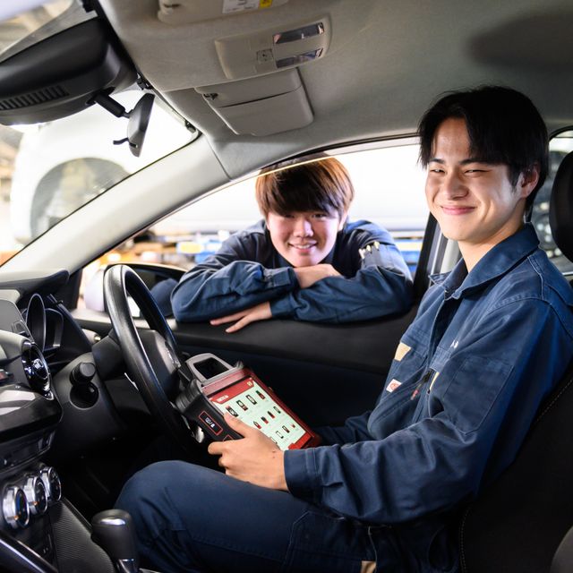 ＷｉＺ国際情報工科自動車大学校 バス有【自動車分野】自動車整備士を体験しよう！4