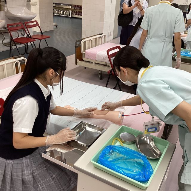亀田医療技術専門学校 看護学科【来校型】先輩と一緒に看護技術体験！3