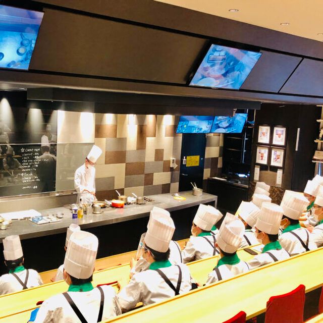 新宿調理師専門学校 基礎から学べる！ピリ辛×ひんやり麻婆豆腐＆マンゴープリン！2