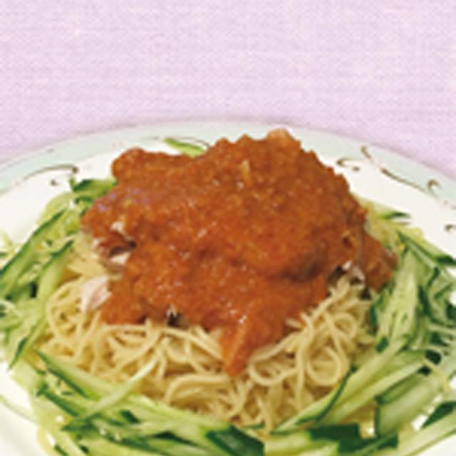 ピリ辛ジャージャー麺と杏仁豆腐
