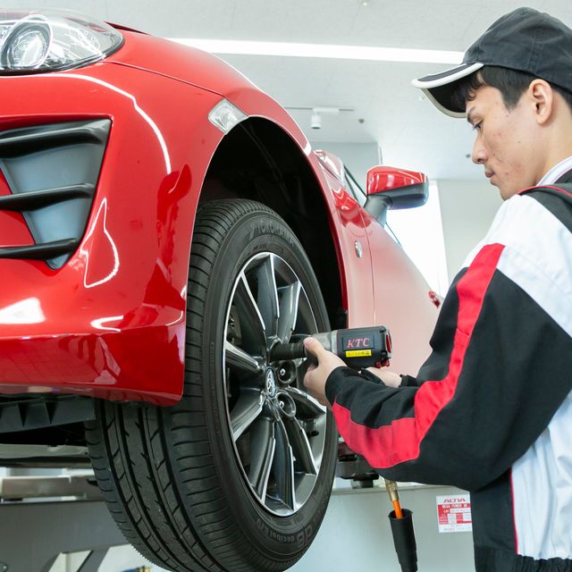 専門学校西日本昴自動車工科大学校 【自動車整備体験】自動車の構造を確認しよう！1