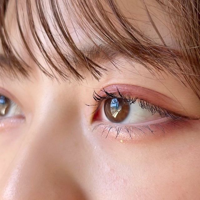 足利デザイン・ビューティ専門学校 トータルビューティ科：涙袋メイク/フラワーネイル2