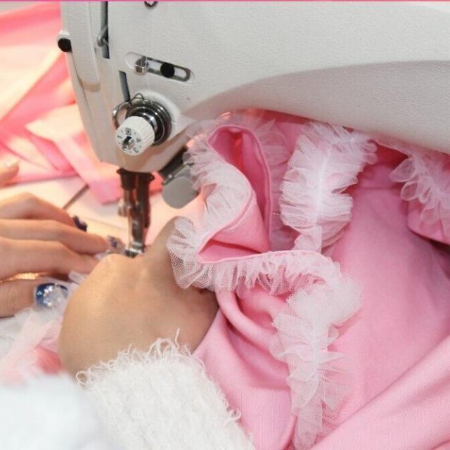 マロニエファッションデザイン専門学校 ミシンを使って古着リメイク体験!1