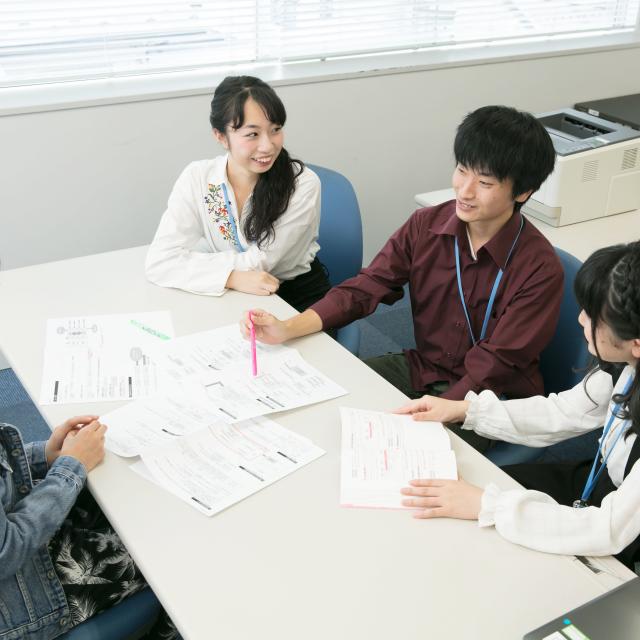 エプソン情報科学専門学校 社長気分でお金の動きを見てみよう!1