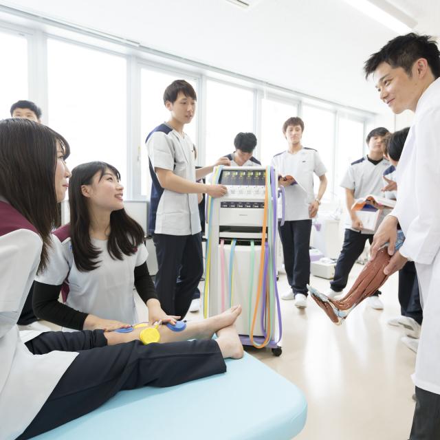 富山リハビリテーション医療福祉大学校 【理学療法科】１０/４（土）カラダの基礎を学ぼう！3
