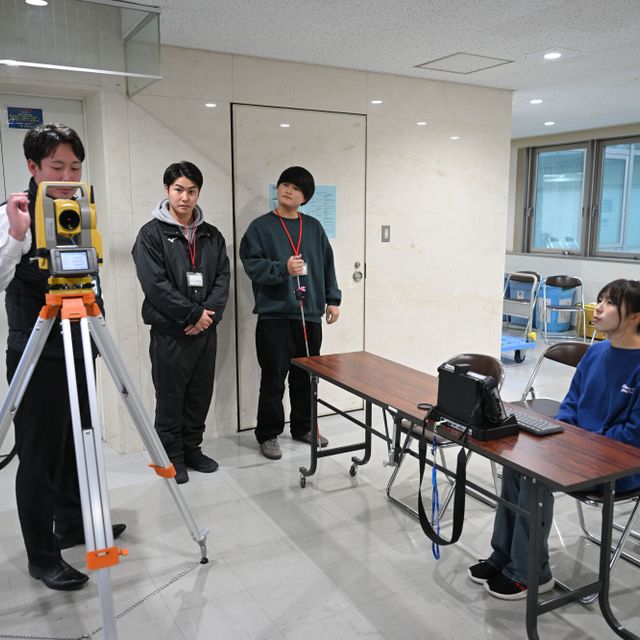 仙台工科専門学校 ドローン＋トータルステーションで測量を知ろう｜測量学科3
