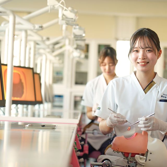 三条看護・医療・歯科衛生専門学校 【歯科衛生士】歯石取りや歯型の作成体験♪美容好きに大人気！4