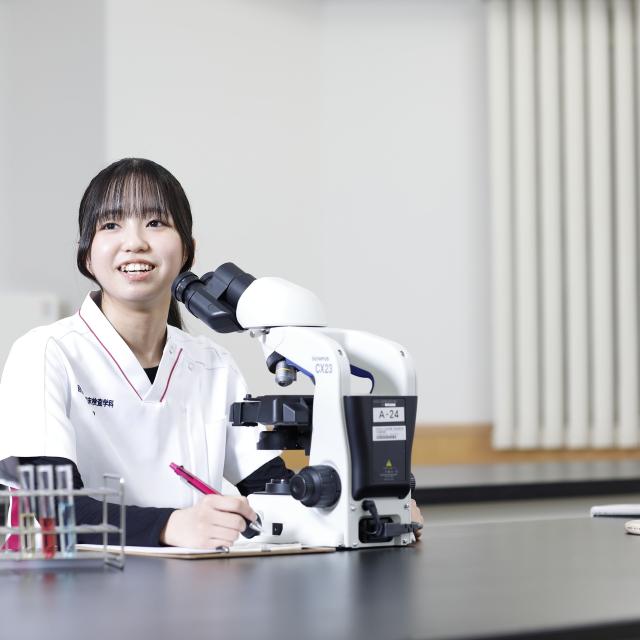 吉田学園医療歯科専門学校 見えない糖を見える化！グルコース測定体験【臨床検査技師】1
