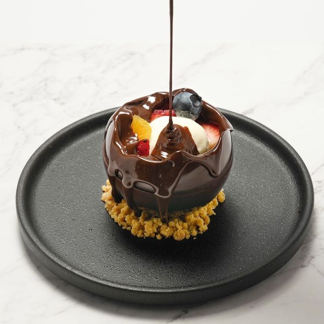 専門学校ビジョナリーアーツ お店の商品が試食できる！ まんまるチョコムース1
