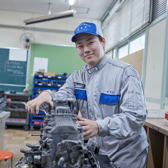 大阪自動車整備専門学校 オープンキャンパス　体験２）50ccエンジンの分解と組立1