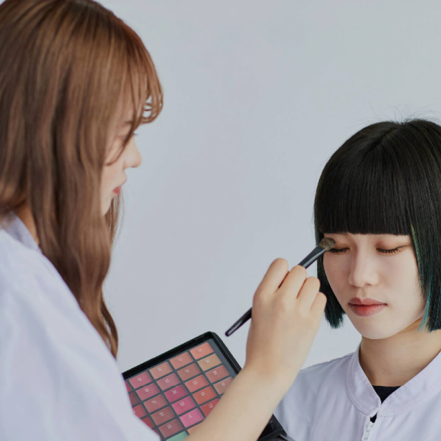 石川県理容美容専門学校 メイクデモンストレーション！1