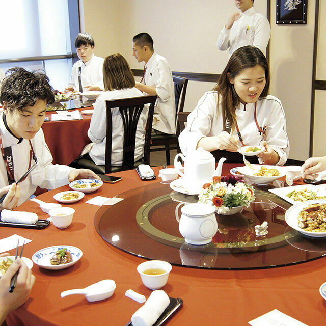 辻調理師専門学校 中国料理「レストラン・シミュレーション体験」1