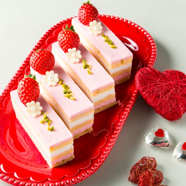 大阪調理製菓専門学校 3/15【製菓】いちごのオペラ1