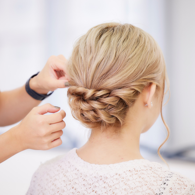 ジェイ　ヘアメイク美容専門学校 首もとスッキリ☆アップスタイルのヘアアレンジに挑戦！1