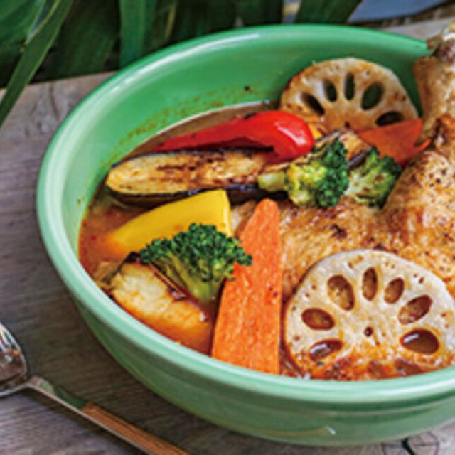 専門学校ビジョナリーアーツ スープカレーの ランチプレート1