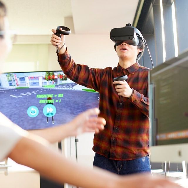 日本ＩＴビジネス公務員専門学校 【 IT・Web・ゲーム 】プログラミング、ゲーム制作を体験1