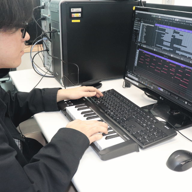 沖縄ラフ＆ピース専門学校 パソコンを使って音楽制作！DTMに挑戦！1