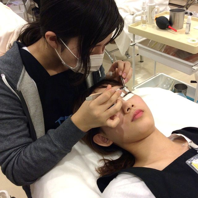 名古屋ビューティー専門学校 目の印象を変えるマツエクデザイン☆3