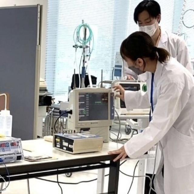 読売理工医療福祉専門学校 【臨床工学科】～医療機器の操作を体験してみよう～2