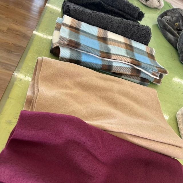 足利デザイン・ビューティ専門学校 ファッションデザイン科：ミシンで！マフラー製作3