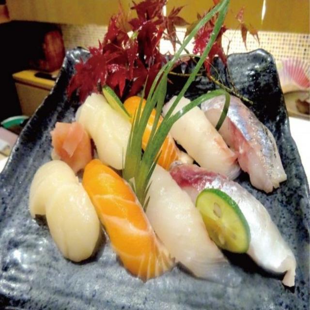 東京山手調理師専門学校 【日本料理】人気ネタの寿司盛り合わせ(世田谷校)1
