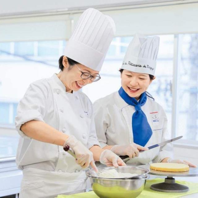 名古屋製菓専門学校 『マカロン』名古屋製菓／洋菓子技術マスター科2