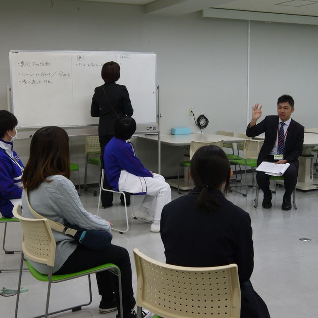 大阪リハビリテーション専門学校 【理学療法学科】夜間の学びを見る・知る・聞ける「授業見学会」3