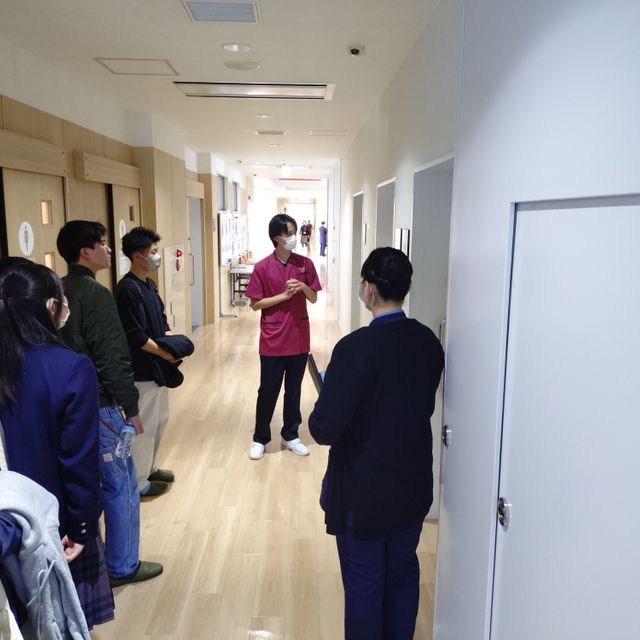 国際ティビィシィ小山看護専門学校 最先端の脳医療の現場を体感！「病院見学（つるみ脳神経病院）」4