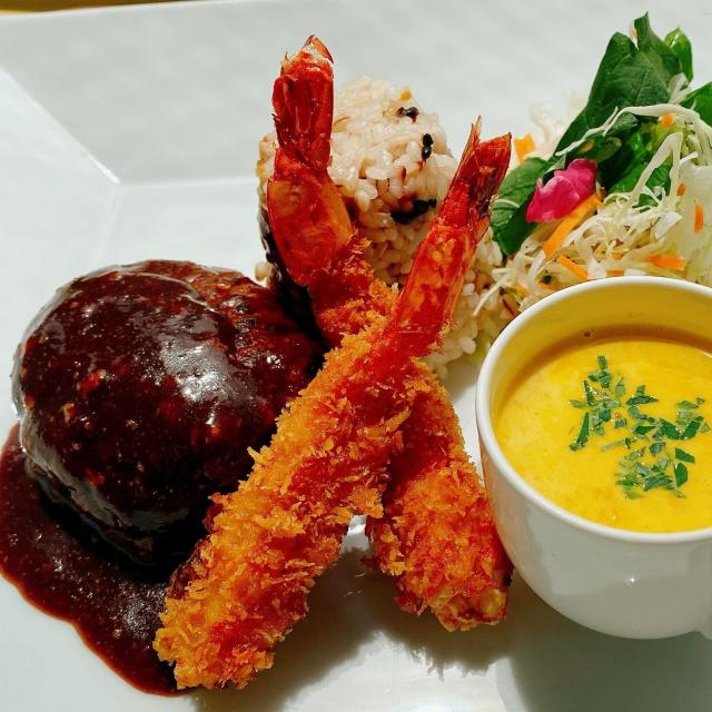 光塩学園調理製菓専門学校 【調理】『カフェ風ワンプレートランチ』に挑戦！1