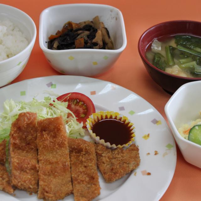 横浜栄養専門学校 お昼に給食を食べられる！体験授業（午前）2