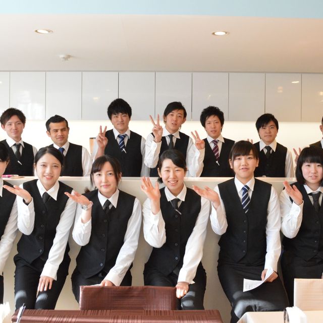 国際テクニカル調理製菓専門学校 イタリアの伝統「ミラノ風カツレツ」「抹茶ティラミス」に挑戦3