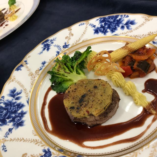 東京多摩調理製菓専門学校 【西洋料理】絶品！　牛肉のステーキ1