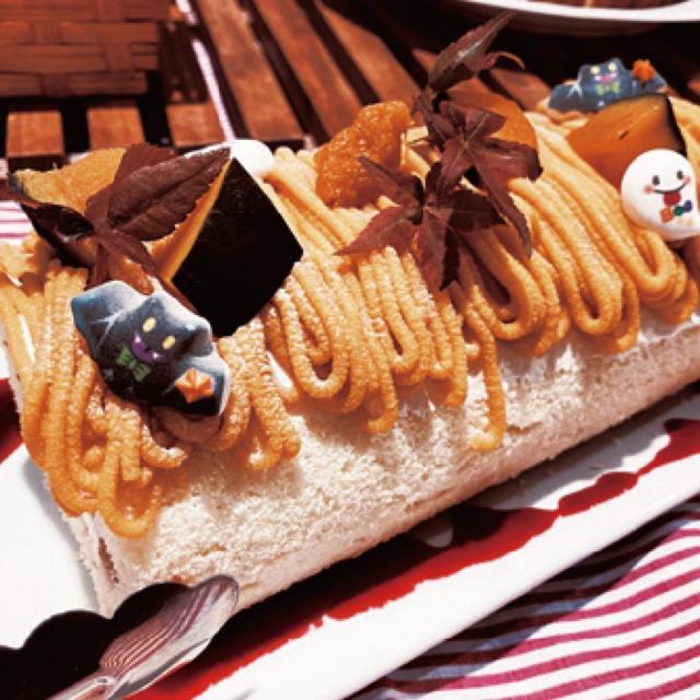 山手調理製菓専門学校 10/11【製菓】かぼちゃロールケーキ1