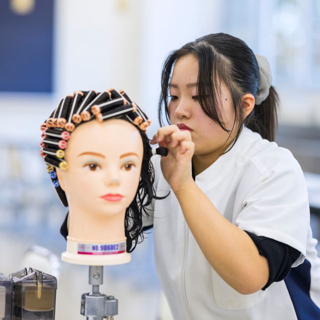 山野美容芸術短期大学 ☆肌タイプ診断：スキンケアを学ぶ★似合わせヘア★似合うカラー3