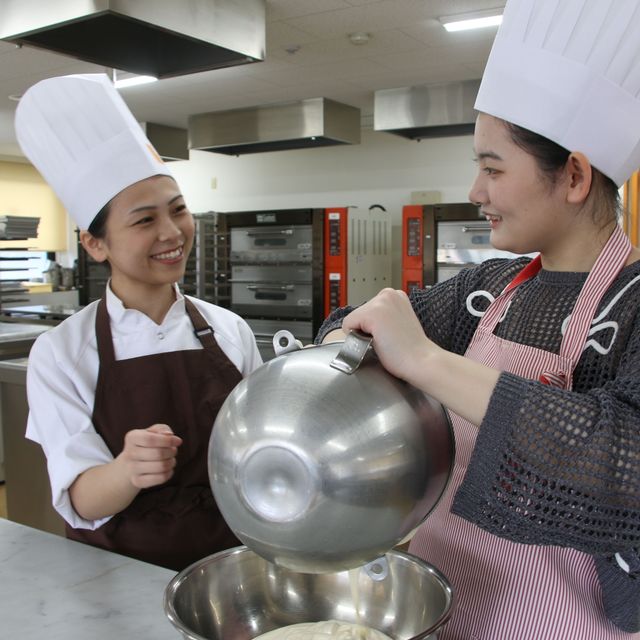 神戸製菓専門学校 お菓子づくりにチャレンジ！体験型オーキャン2