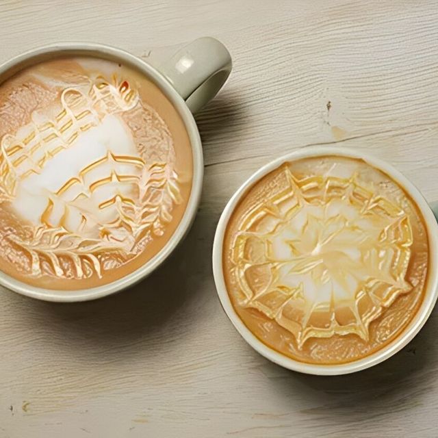 専門学校　福岡ビジョナリーアーツ 【フード】カフェモカ＆キャラメルラテアート1