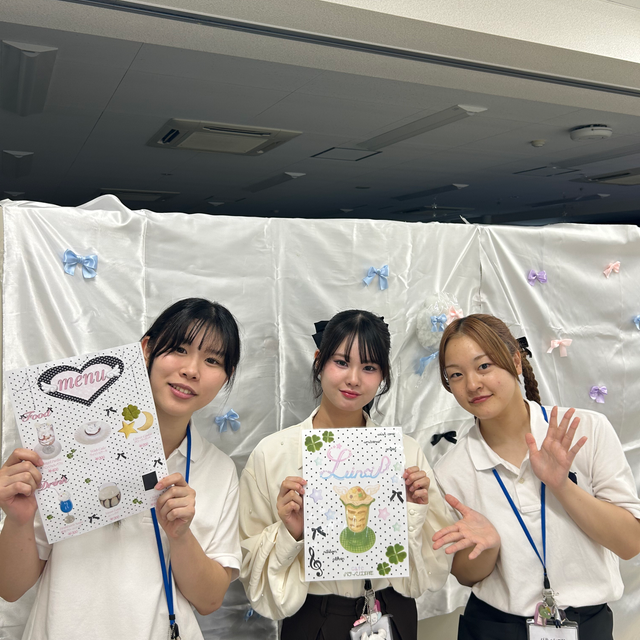 足利製菓専門学校 パフェづくり♪アイスやフルーツを持って食べよう1